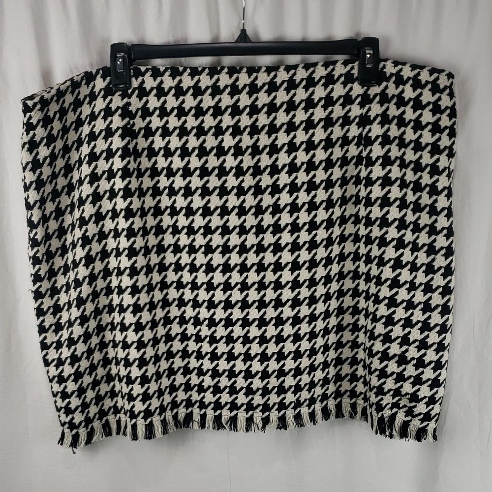 Cider 4XL Black and White Houndstooth Pencil Skirt